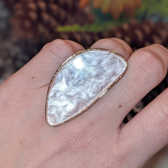 Statement Shimmer Indulgence Ring Adjustable Gold Ring with White Ivory Crème Pe - Picture 7 of 8